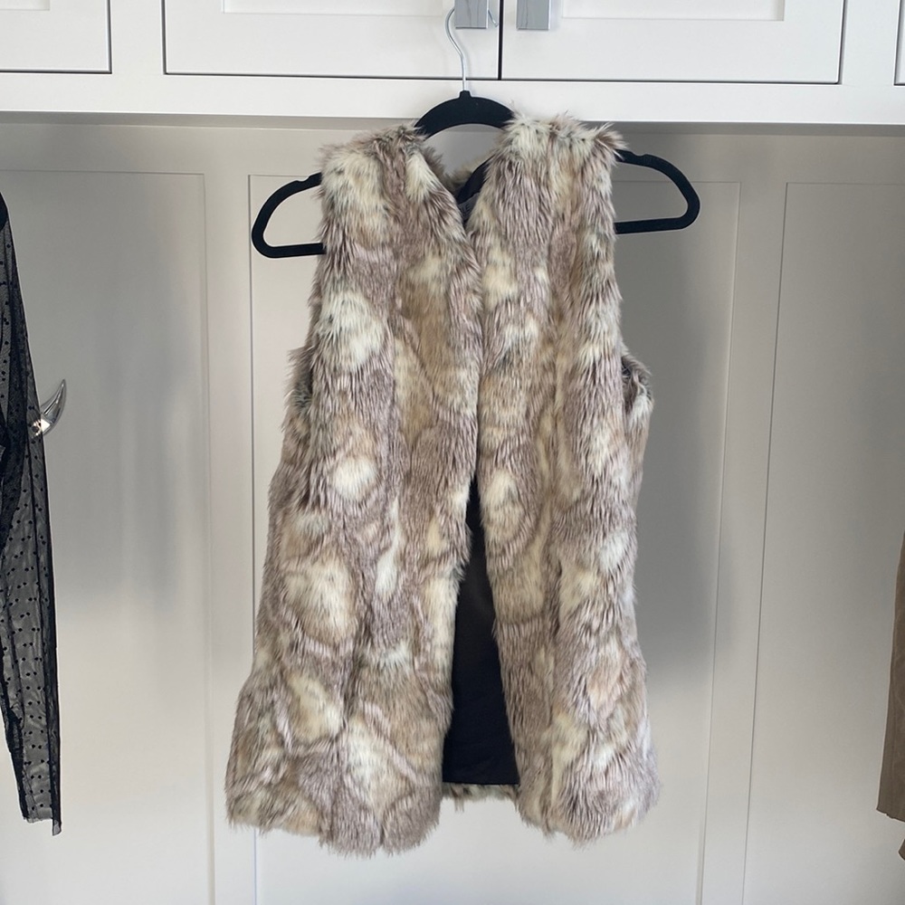 BSABLE faux fur vest